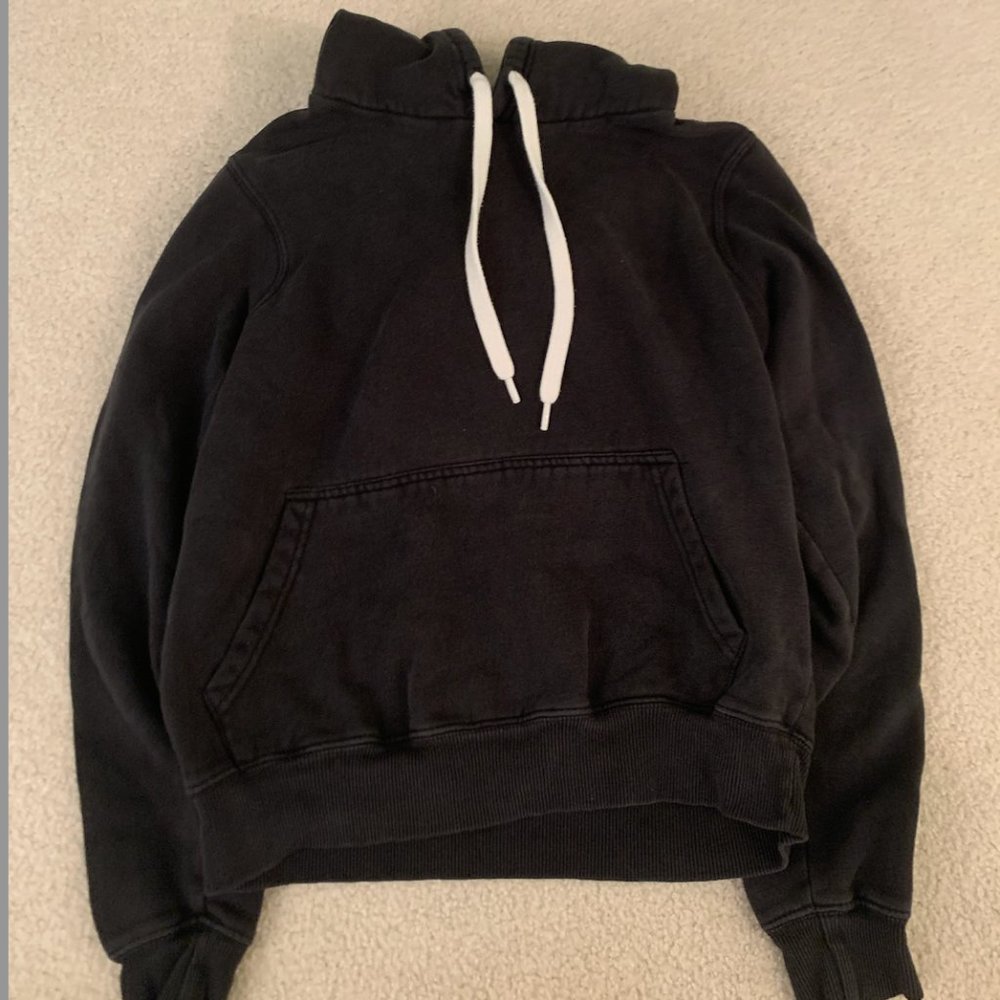 NEW Urban Outfitters Cropped Sweatshirt Size S ❤️ PART OF CLOSET BUNDLE OFFER ❤️